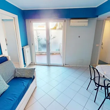 Du Casino - Giotto - Petit 2p Climatise Plein Centre Avec Terrasse Calme Mae-4221 Appartement